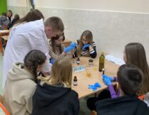 Więcej o: Laboratorium biologiczno-chemiczne w Staszicu!