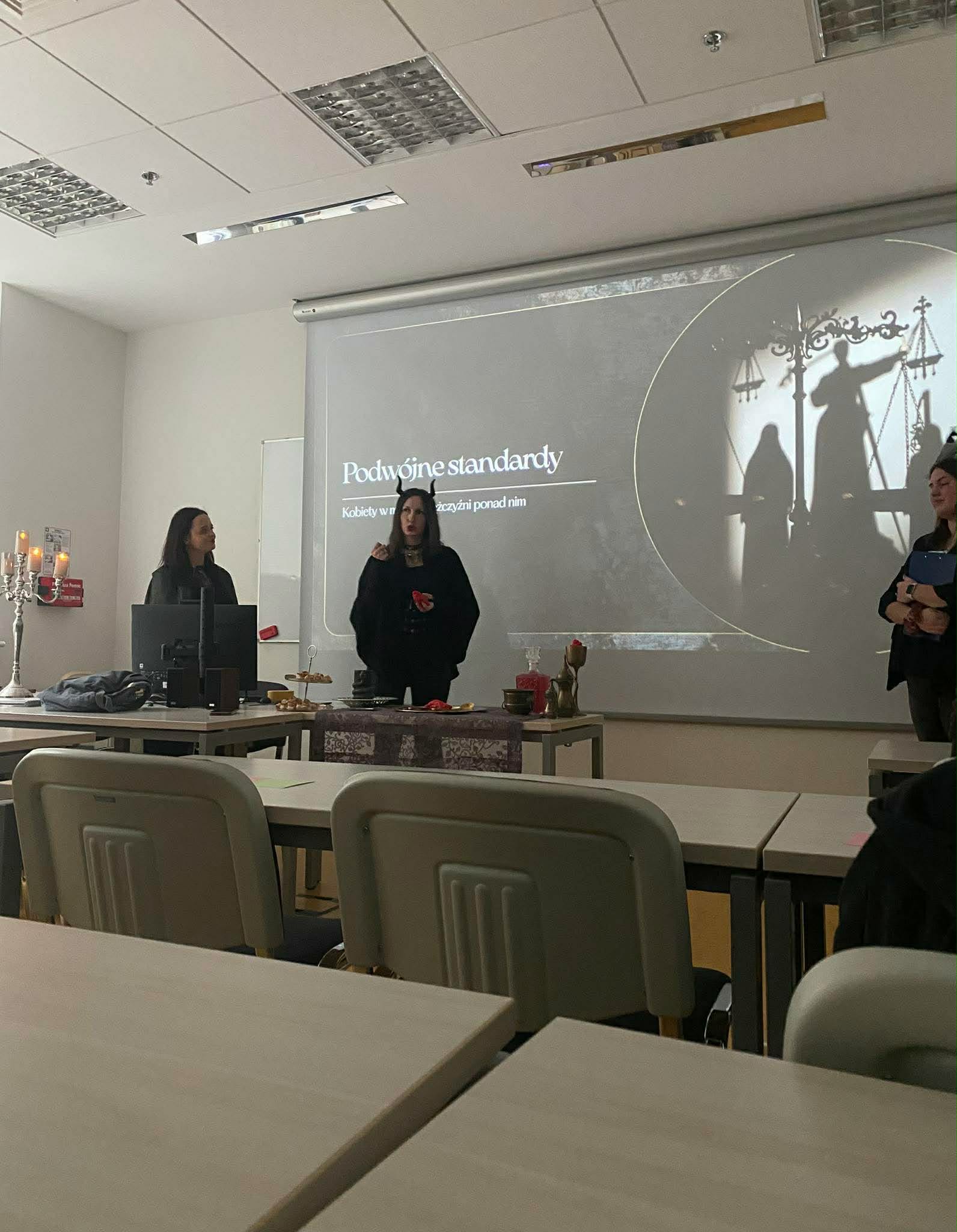 VIII Międzyszkolny Przegląd Świątecznych Piosenek w Języku Obcym