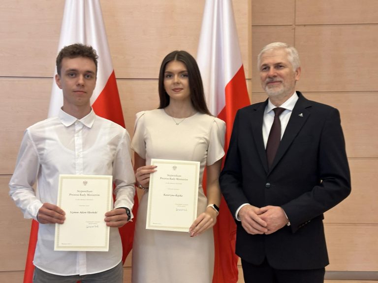 att._5jQGV00_7rzqlQsZ-hRougdeZYtimmLnvCCywFpTPU